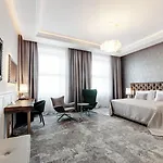 Grandhotel Отель 4*