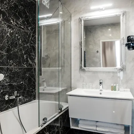 Grandhotel Отель 4*